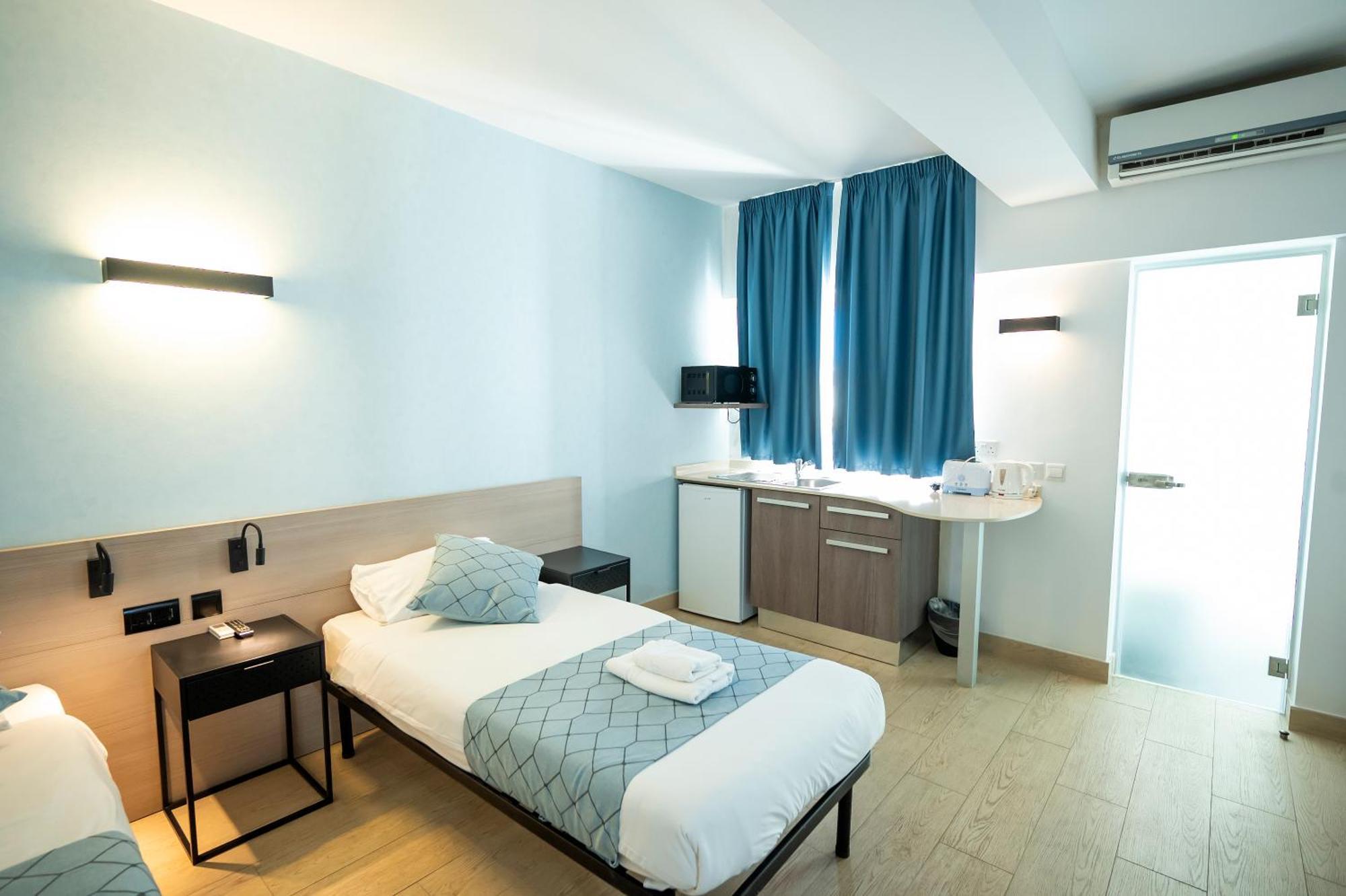 Day'S Inn Hotel And Residence 슬리에마 외부 사진