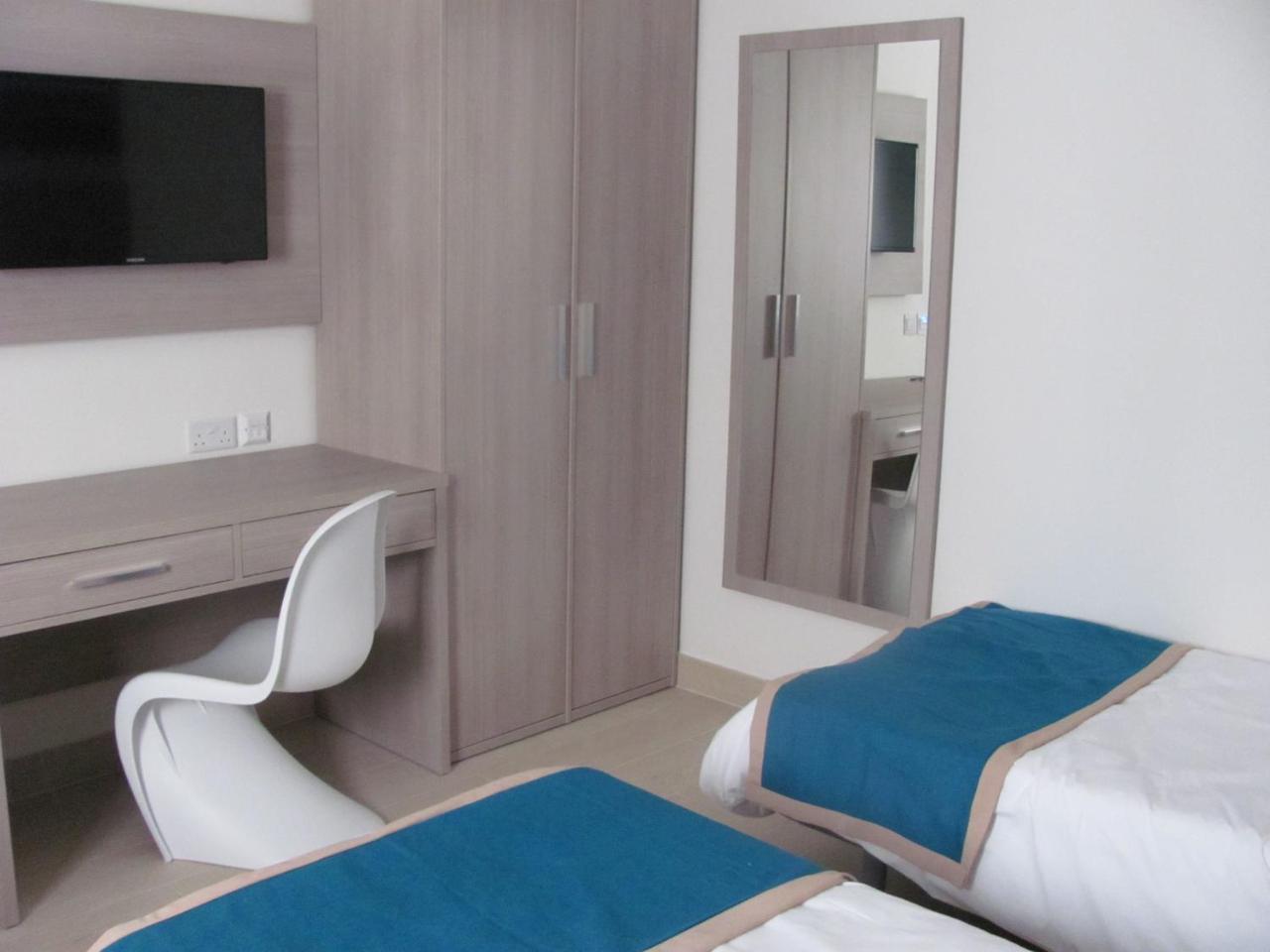 Day'S Inn Hotel And Residence 슬리에마 외부 사진