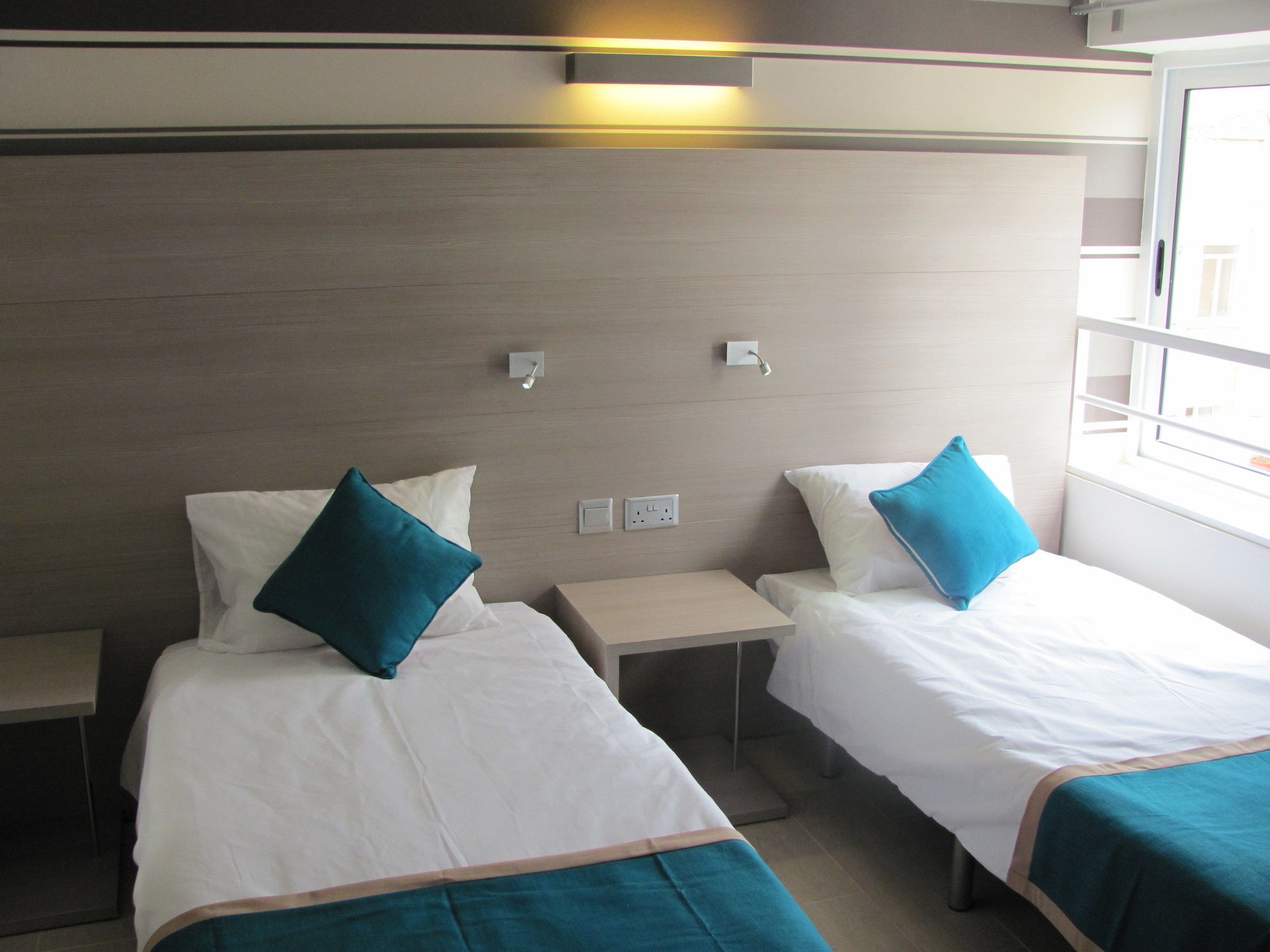 Day'S Inn Hotel And Residence 슬리에마 외부 사진